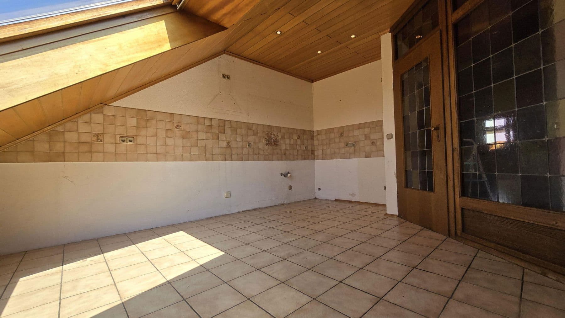 Prenájom bytu 3-izbový 105 m², Waldstraße. 16, Aachen, Severné Porýnie - Westfálsko Prenájom bytu 3-izbový 105 m², Waldstraße. 16, Aachen, Severné Porýnie - Westfálsko