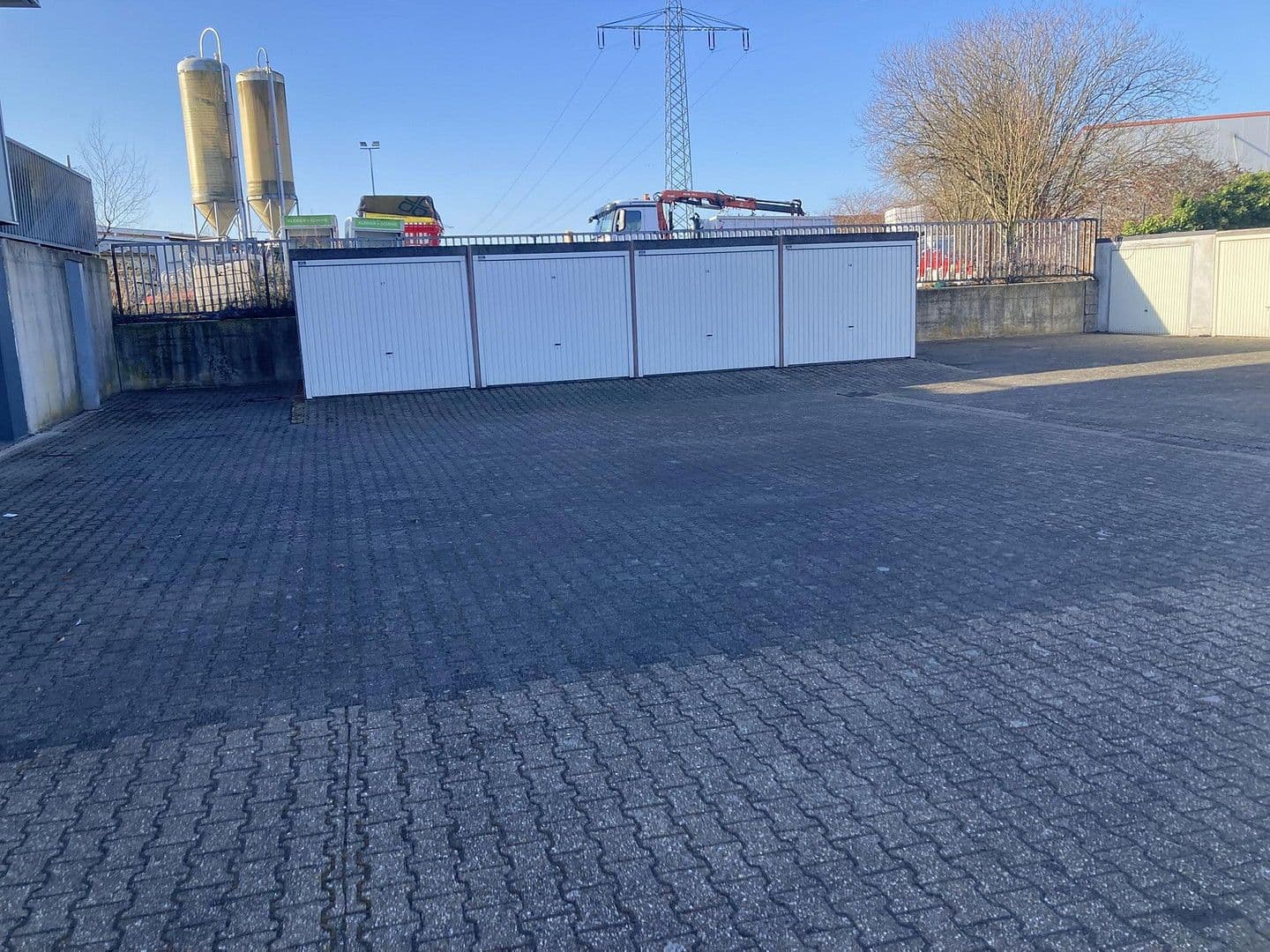 Predaj nebytového priestoru 2.400 m², Carl-Zeiss-Straße 16, Alsdorf, Severné Porýnie - Westfálsko Predaj nebytového priestoru 2.400 m², Carl-Zeiss-Straße 16, Alsdorf, Severné Porýnie - Westfálsko