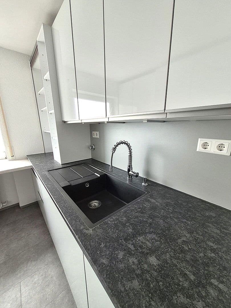 Prenájom bytu 4-izbový 92 m², Werastr. 39, Friedrichshafen, Bádensko-Wurttembersko Prenájom bytu 4-izbový 92 m², Werastr. 39, Friedrichshafen, Bádensko-Wurttembersko