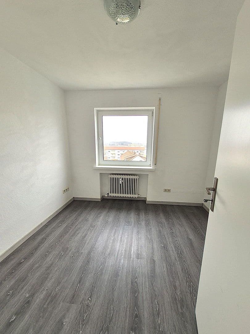 Prenájom bytu 4-izbový 92 m², Werastr. 39, Friedrichshafen, Bádensko-Wurttembersko Prenájom bytu 4-izbový 92 m², Werastr. 39, Friedrichshafen, Bádensko-Wurttembersko