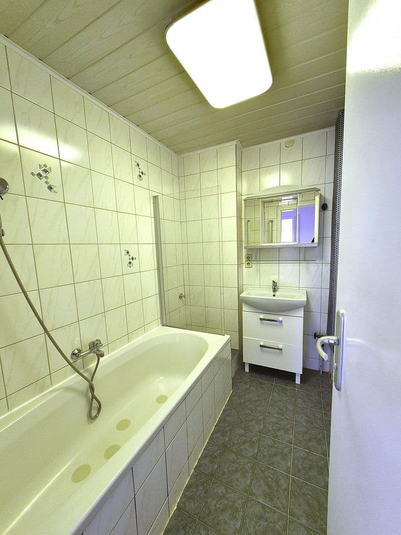 Prenájom bytu 4-izbový 92 m², Werastr. 39, Friedrichshafen, Bádensko-Wurttembersko Prenájom bytu 4-izbový 92 m², Werastr. 39, Friedrichshafen, Bádensko-Wurttembersko