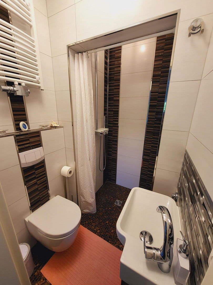 Predaj domu 100 m², pozemek 220 m², Freiligrathstrasse 290, Wilhelmshaven, Dolné Sasko Predaj domu 100 m², pozemek 220 m², Freiligrathstrasse 290, Wilhelmshaven, Dolné Sasko