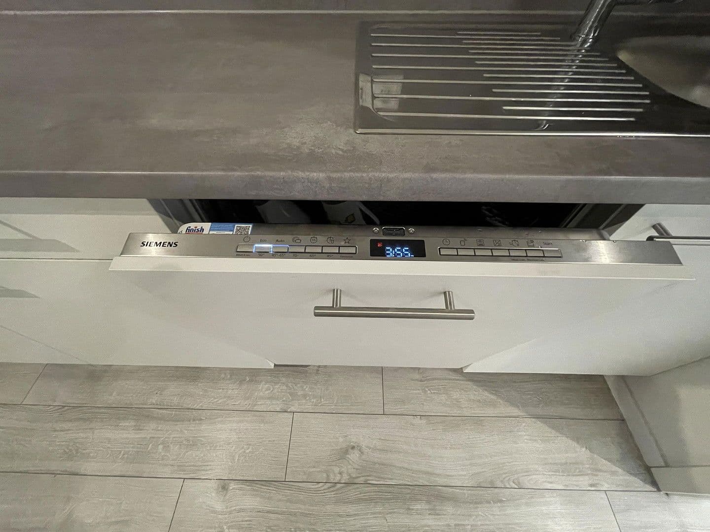 Prenájom kancelárie 80 m², Enzstraße 126, Pforzheim-Eutingen, Bádensko-Wurttembersko Prenájom kancelárie 80 m², Enzstraße 126, Pforzheim-Eutingen, Bádensko-Wurttembersko