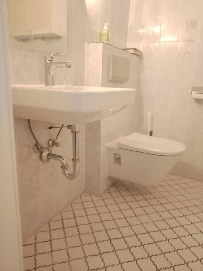 Prenájom bytu 4-izbový 134 m², Ule-Straße 12, Halle/Saale, Sasko-Anhaltsko Prenájom bytu 4-izbový 134 m², Ule-Straße 12, Halle/Saale, Sasko-Anhaltsko