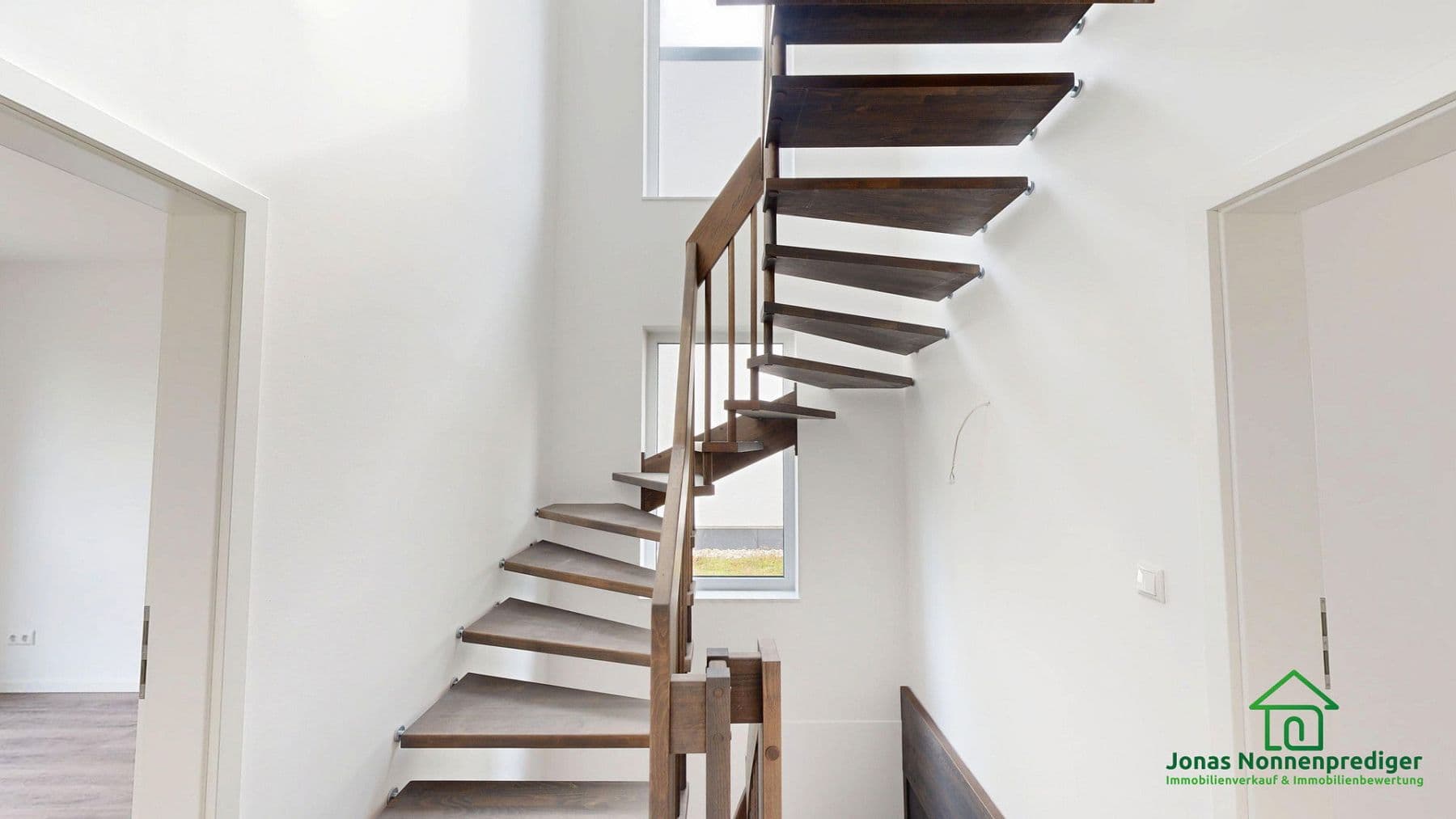 Predaj domu 104 m², pozemek 261 m², Kühls Acker 32, Schwerin, Meklenbursko-Predpomoransko Predaj domu 104 m², pozemek 261 m², Kühls Acker 32, Schwerin, Meklenbursko-Predpomoransko