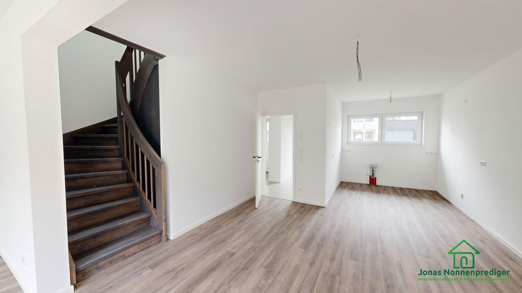 Predaj domu 104 m², pozemek 261 m², Kühls Acker 32, Schwerin, Meklenbursko-Predpomoransko Predaj domu 104 m², pozemek 261 m², Kühls Acker 32, Schwerin, Meklenbursko-Predpomoransko