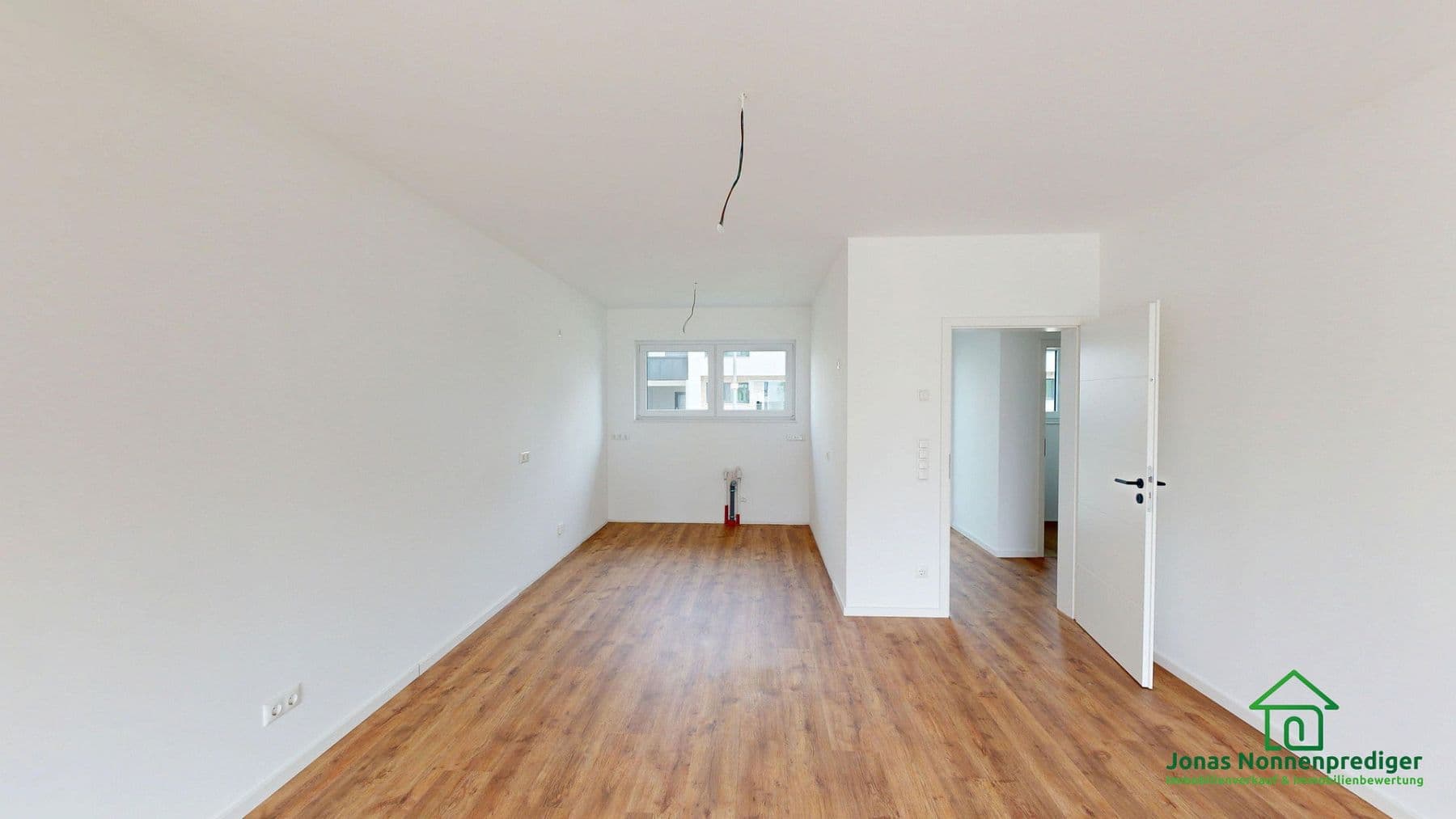 Predaj domu 104 m², pozemek 261 m², Kühls Acker 32, Schwerin, Meklenbursko-Predpomoransko Predaj domu 104 m², pozemek 261 m², Kühls Acker 32, Schwerin, Meklenbursko-Predpomoransko