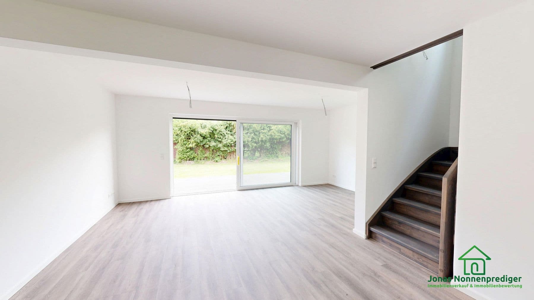 Predaj domu 104 m², pozemek 261 m², Kühls Acker 32, Schwerin, Meklenbursko-Predpomoransko Predaj domu 104 m², pozemek 261 m², Kühls Acker 32, Schwerin, Meklenbursko-Predpomoransko