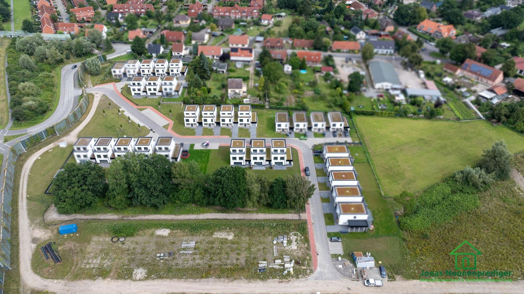 Predaj domu 104 m², pozemek 261 m², Kühls Acker 32, Schwerin, Meklenbursko-Predpomoransko Predaj domu 104 m², pozemek 261 m², Kühls Acker 32, Schwerin, Meklenbursko-Predpomoransko