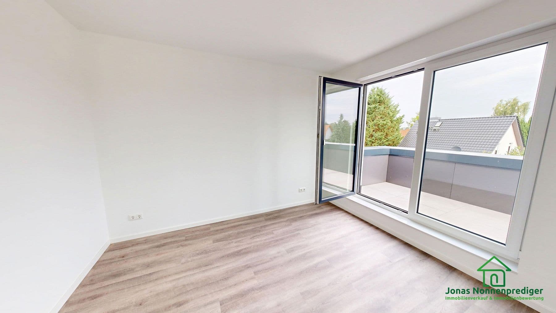 Predaj domu 104 m², pozemek 261 m², Kühls Acker 32, Schwerin, Meklenbursko-Predpomoransko Predaj domu 104 m², pozemek 261 m², Kühls Acker 32, Schwerin, Meklenbursko-Predpomoransko