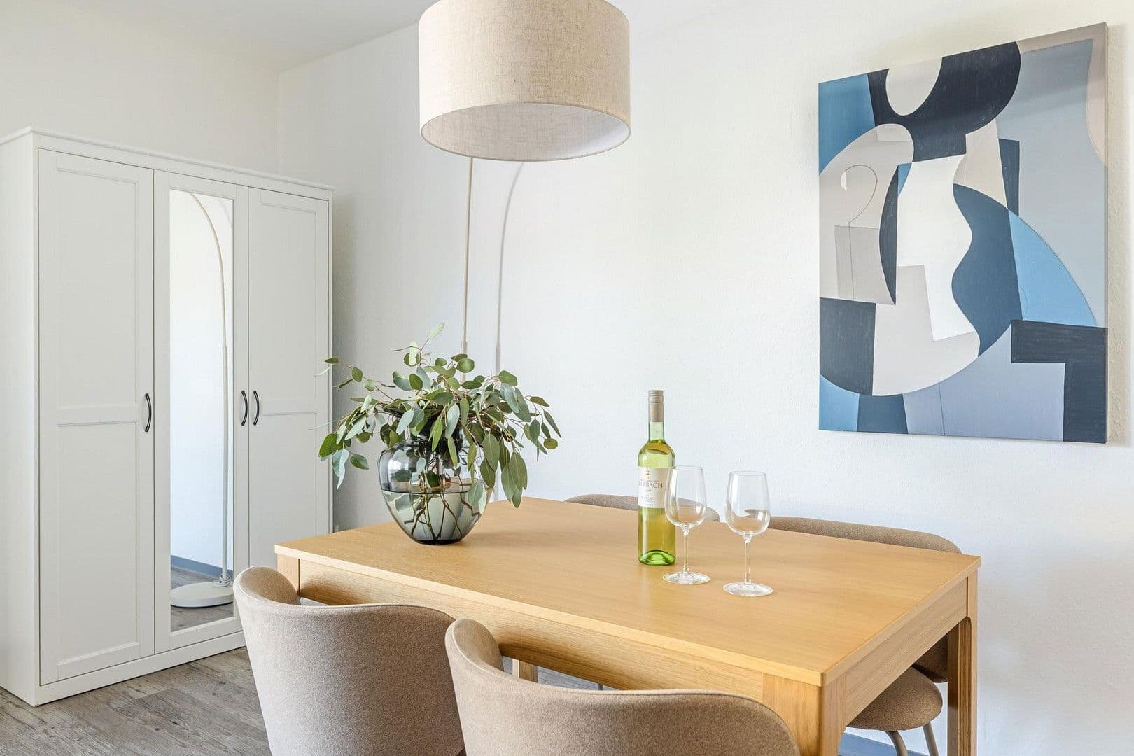 Prenájom bytu 1-izbový 54 m², Görlitzer Str. 2, Hochheim, Hesensko Prenájom bytu 1-izbový 54 m², Görlitzer Str. 2, Hochheim, Hesensko