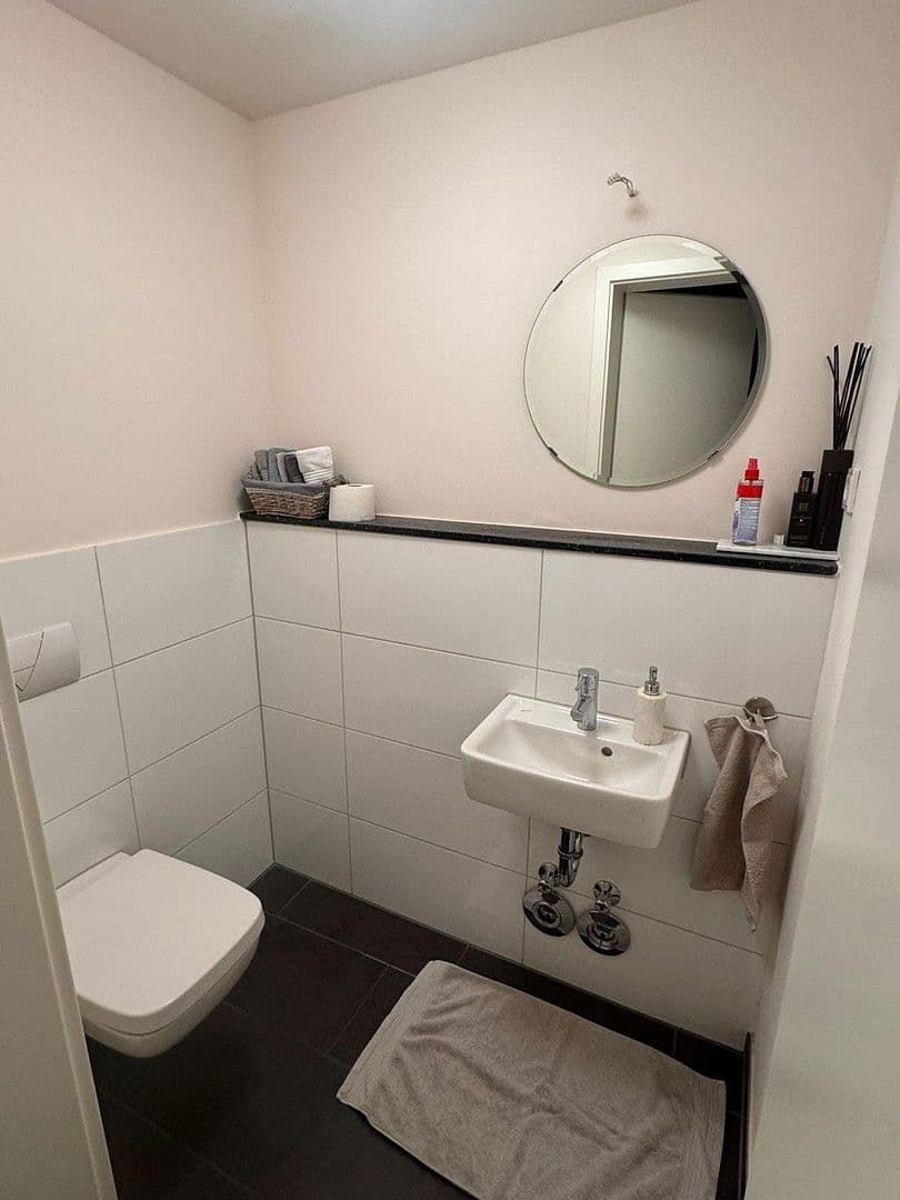 Prenájom bytu 3-izbový 88 m², Köln, Severné Porýnie - Westfálsko Prenájom bytu 3-izbový 88 m², Köln, Severné Porýnie - Westfálsko