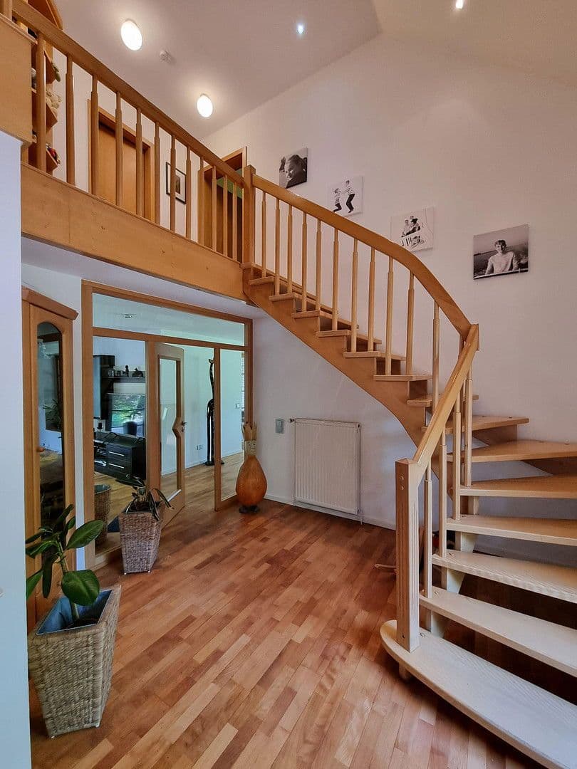 Predaj domu 260 m², pozemek 4.487 m², Oldenburg (Oldb), Dolné Sasko Predaj domu 260 m², pozemek 4.487 m², Oldenburg (Oldb), Dolné Sasko