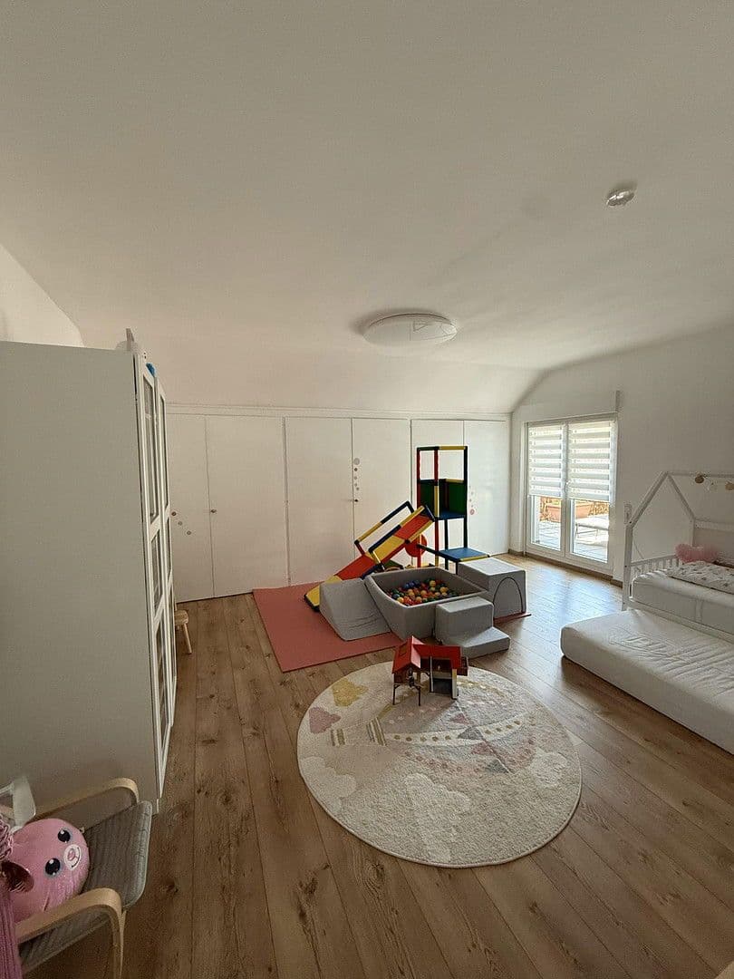 Prenájom bytu 4-izbový 141 m², Lünen, Severné Porýnie - Westfálsko Prenájom bytu 4-izbový 141 m², Lünen, Severné Porýnie - Westfálsko