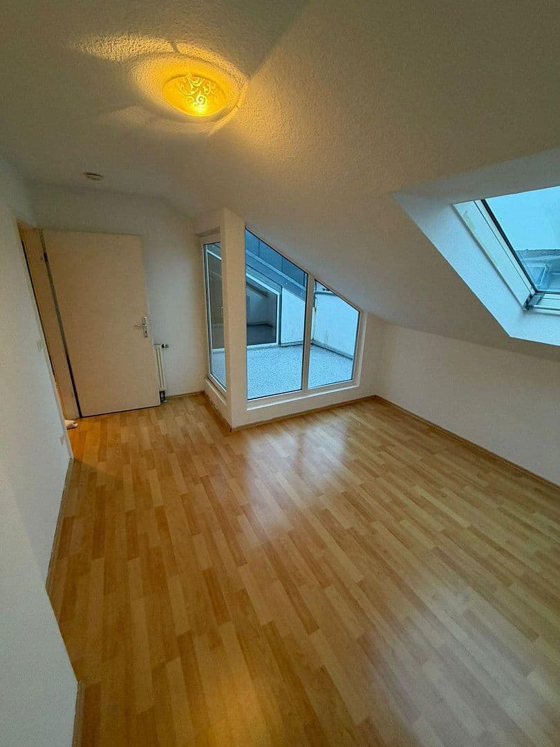 Prenájom bytu 2-izbový 61 m², Ingolstadt, Bavorsko Prenájom bytu 2-izbový 61 m², Ingolstadt, Bavorsko