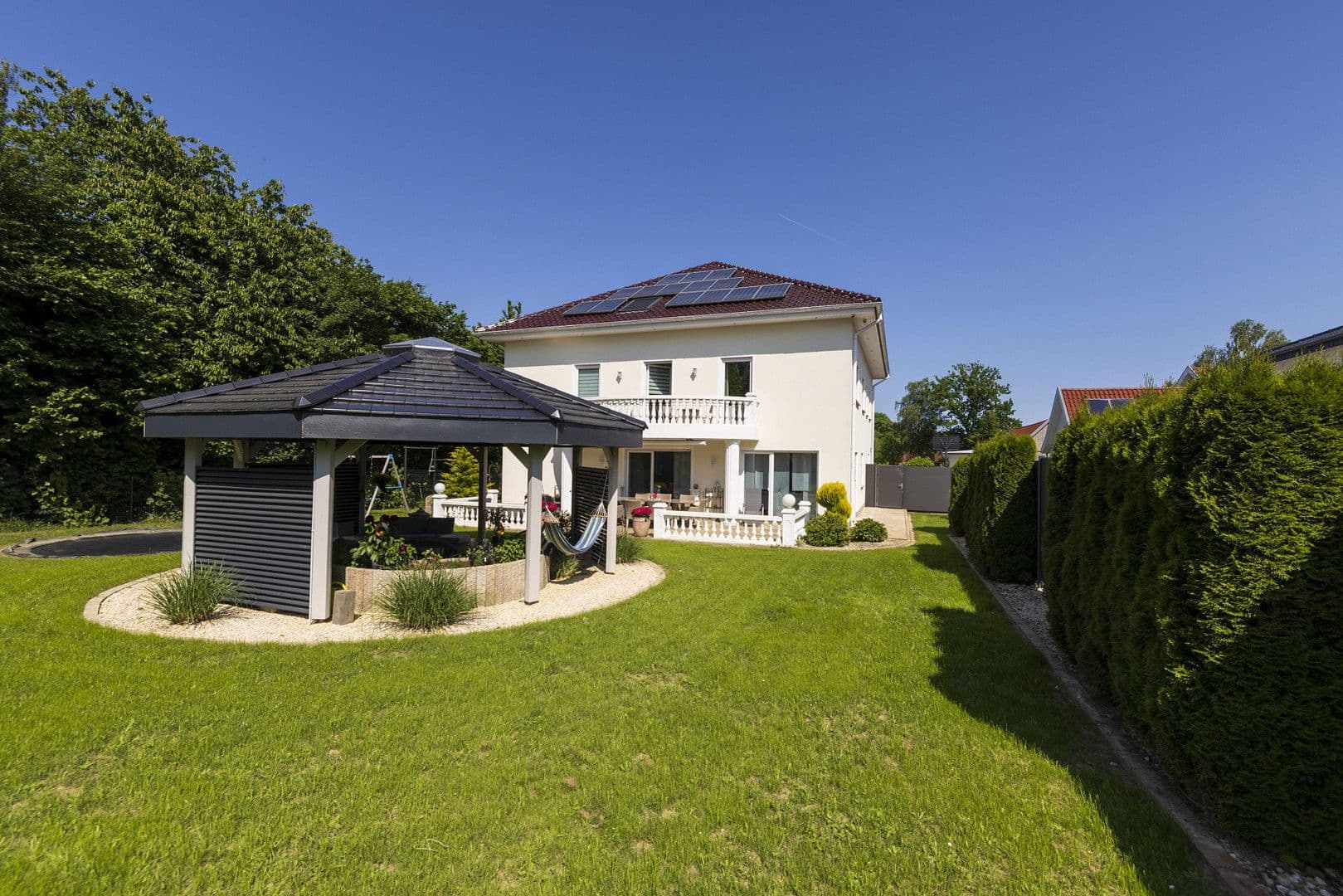 Predaj domu 367 m², pozemek 950 m², Hiddenhausen, Severné Porýnie - Westfálsko Predaj domu 367 m², pozemek 950 m², Hiddenhausen, Severné Porýnie - Westfálsko