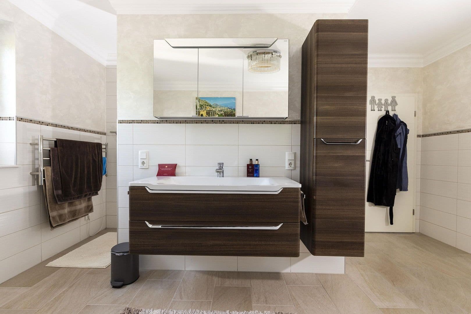 Predaj domu 367 m², pozemek 950 m², Hiddenhausen, Severné Porýnie - Westfálsko Predaj domu 367 m², pozemek 950 m², Hiddenhausen, Severné Porýnie - Westfálsko