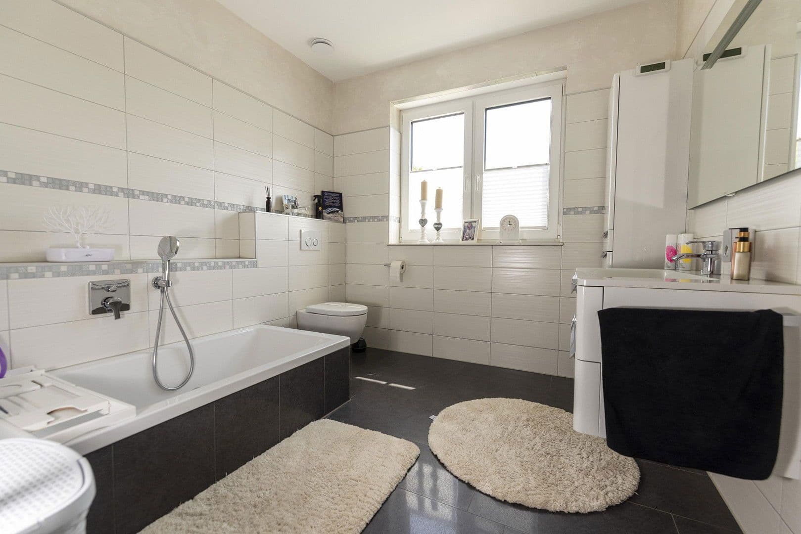 Predaj domu 367 m², pozemek 950 m², Hiddenhausen, Severné Porýnie - Westfálsko Predaj domu 367 m², pozemek 950 m², Hiddenhausen, Severné Porýnie - Westfálsko