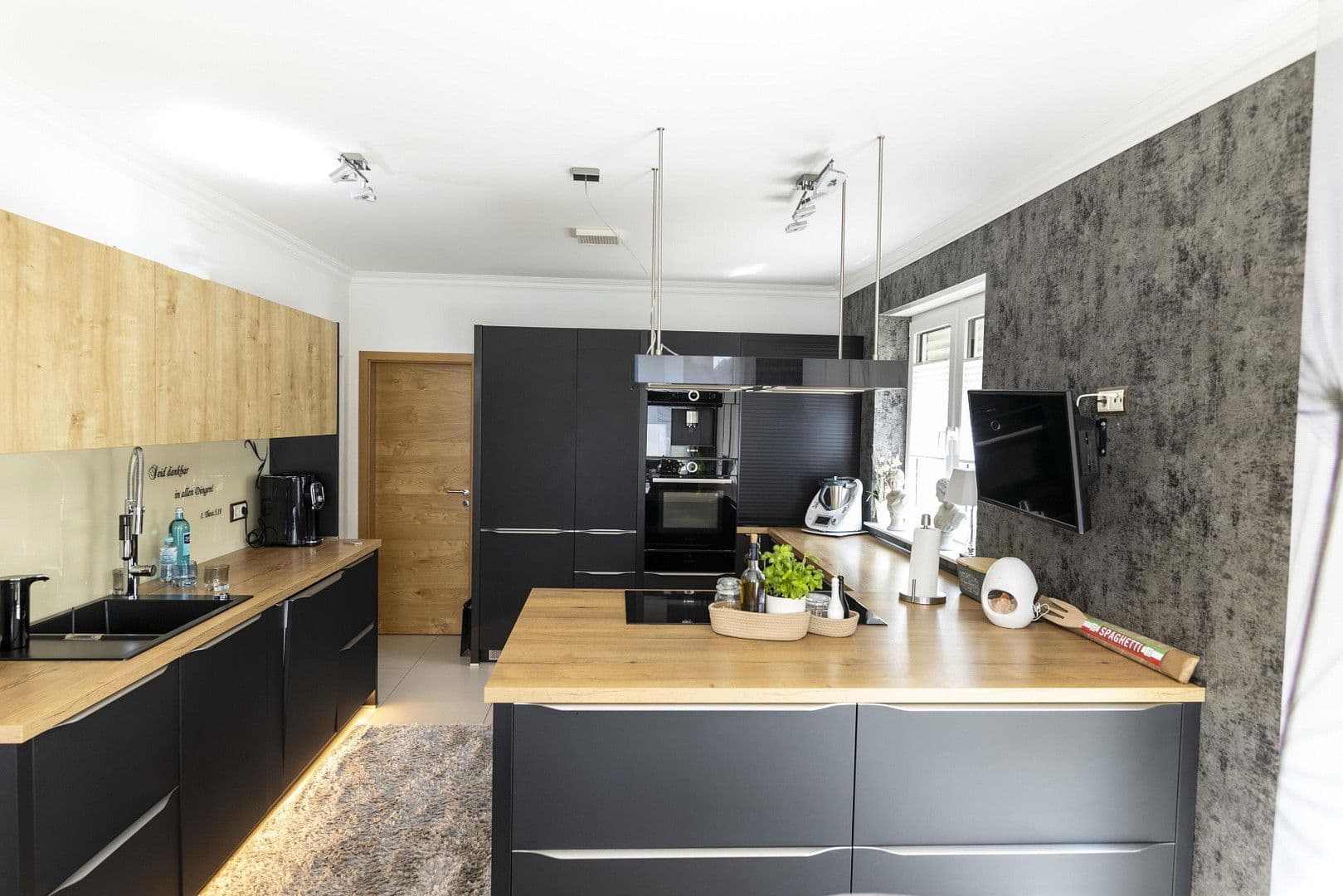 Predaj domu 367 m², pozemek 950 m², Hiddenhausen, Severné Porýnie - Westfálsko Predaj domu 367 m², pozemek 950 m², Hiddenhausen, Severné Porýnie - Westfálsko