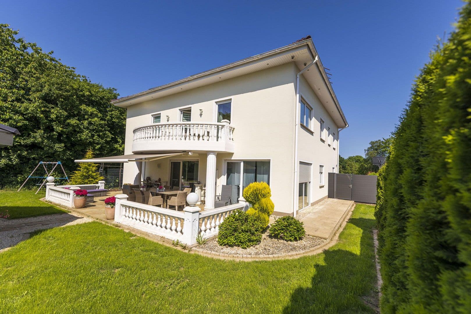 Predaj domu 367 m², pozemek 950 m², Hiddenhausen, Severné Porýnie - Westfálsko Predaj domu 367 m², pozemek 950 m², Hiddenhausen, Severné Porýnie - Westfálsko