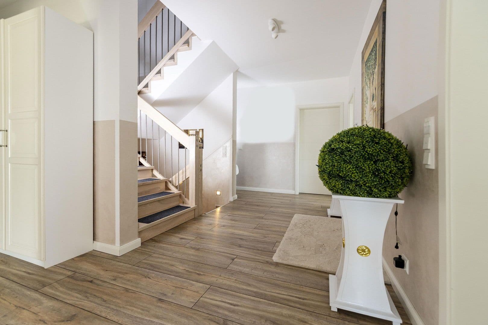 Predaj domu 367 m², pozemek 950 m², Hiddenhausen, Severné Porýnie - Westfálsko Predaj domu 367 m², pozemek 950 m², Hiddenhausen, Severné Porýnie - Westfálsko