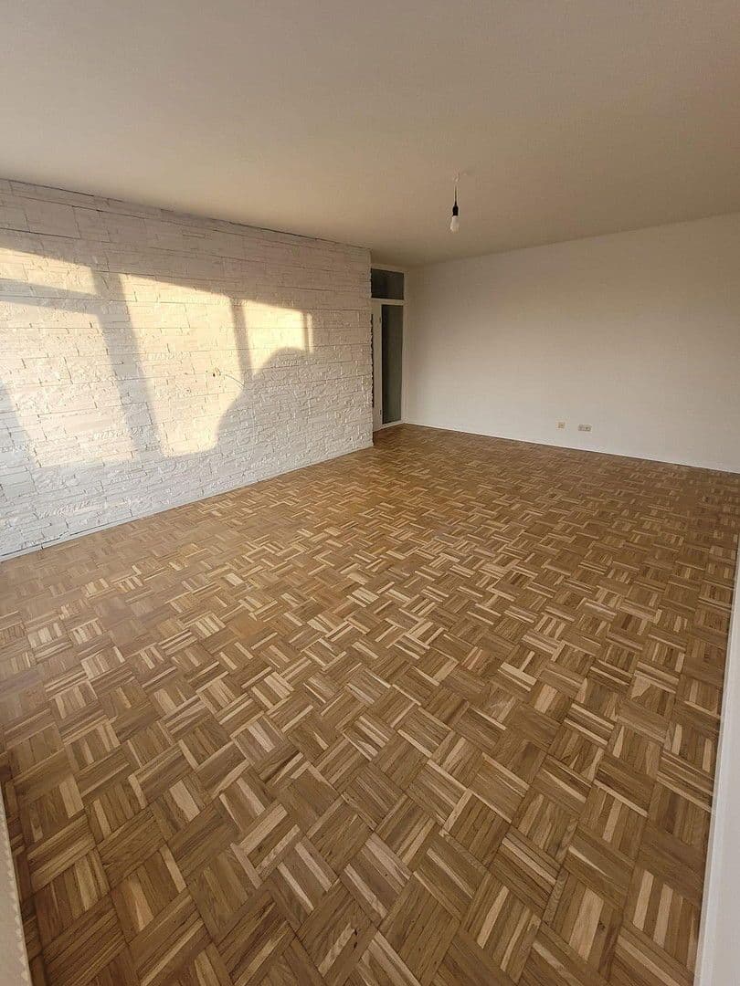 Predaj bytu 4-izbový 100 m², Hannover, Dolné Sasko Predaj bytu 4-izbový 100 m², Hannover, Dolné Sasko