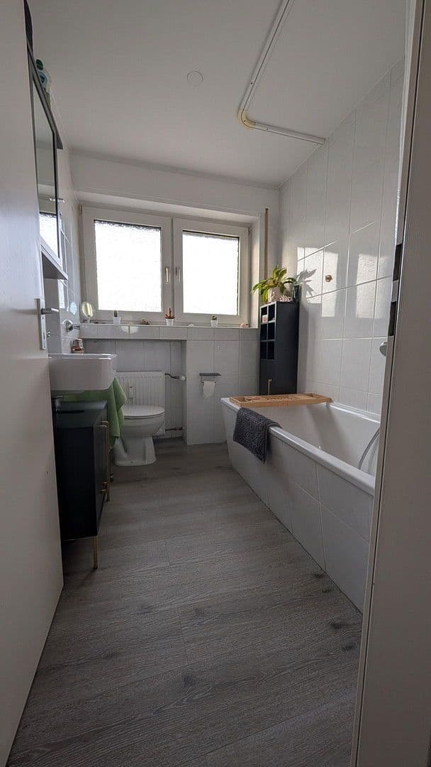 Prenájom bytu 2-izbový 58 m², Elisabethstr. 8, Neuss, Severné Porýnie - Westfálsko Prenájom bytu 2-izbový 58 m², Elisabethstr. 8, Neuss, Severné Porýnie - Westfálsko