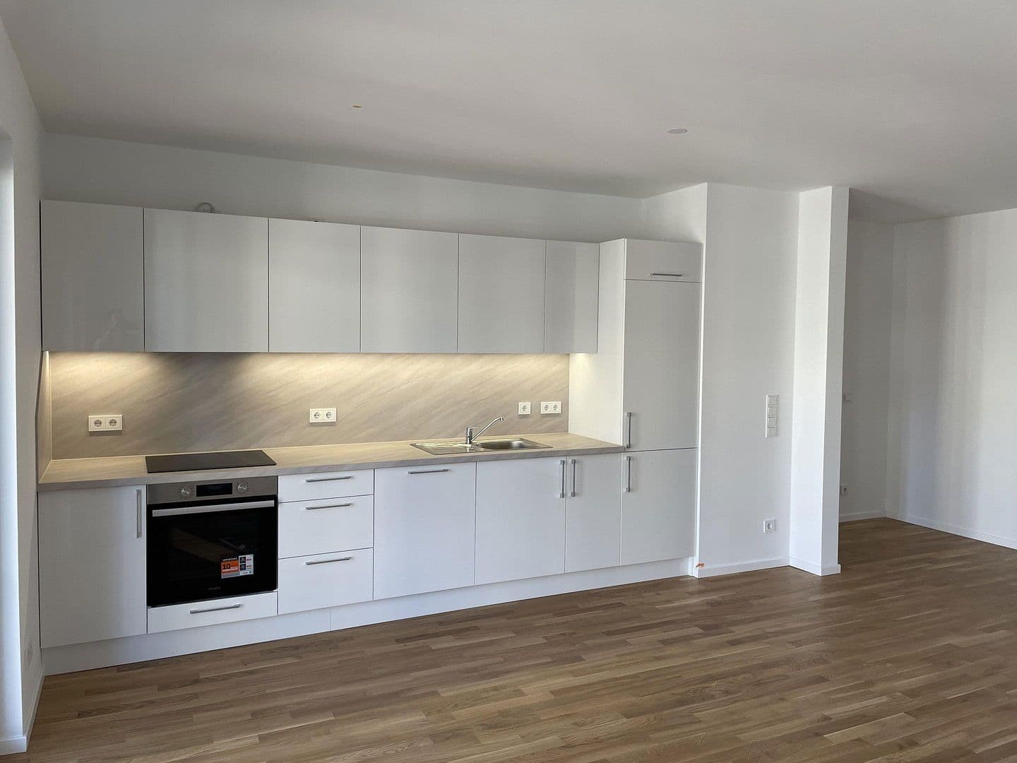 Prenájom bytu 4-izbový 93 m², Torgauer Str. 44a, Leipzig, Sasko Prenájom bytu 4-izbový 93 m², Torgauer Str. 44a, Leipzig, Sasko