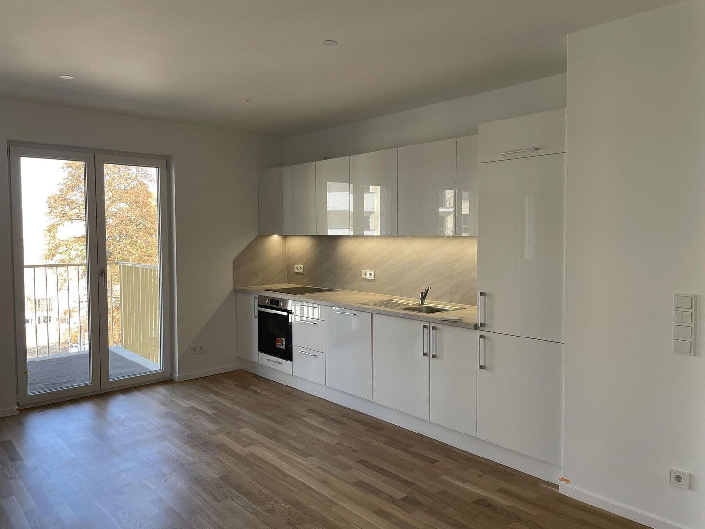 Prenájom bytu 4-izbový 93 m², Torgauer Str. 44a, Leipzig, Sasko Prenájom bytu 4-izbový 93 m², Torgauer Str. 44a, Leipzig, Sasko