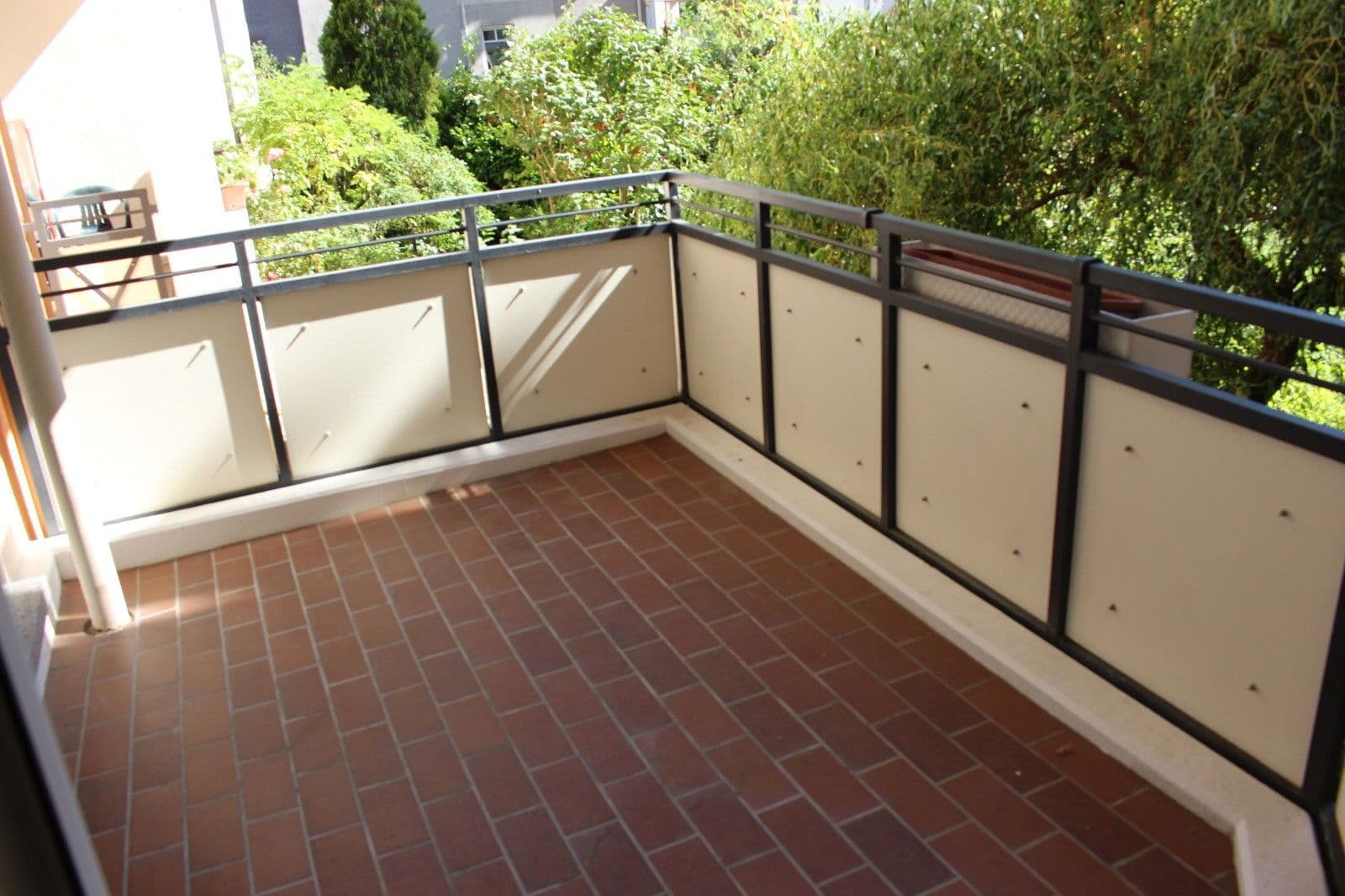 Prenájom bytu 3-izbový 83 m², Frankfurt am Main, Hesensko Prenájom bytu 3-izbový 83 m², Frankfurt am Main, Hesensko