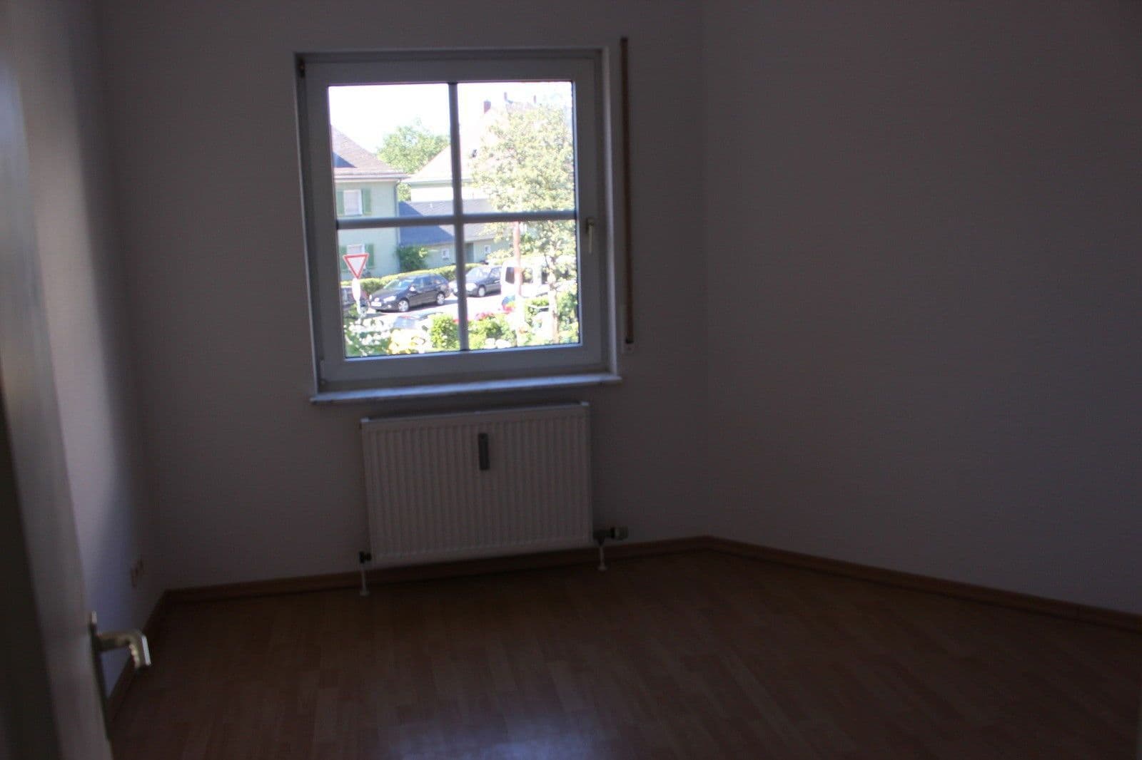 Prenájom bytu 3-izbový 83 m², Frankfurt am Main, Hesensko Prenájom bytu 3-izbový 83 m², Frankfurt am Main, Hesensko