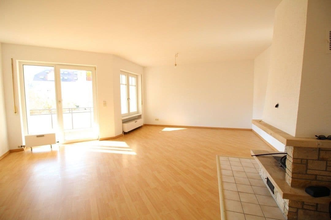 Prenájom bytu 3-izbový 83 m², Frankfurt am Main, Hesensko Prenájom bytu 3-izbový 83 m², Frankfurt am Main, Hesensko