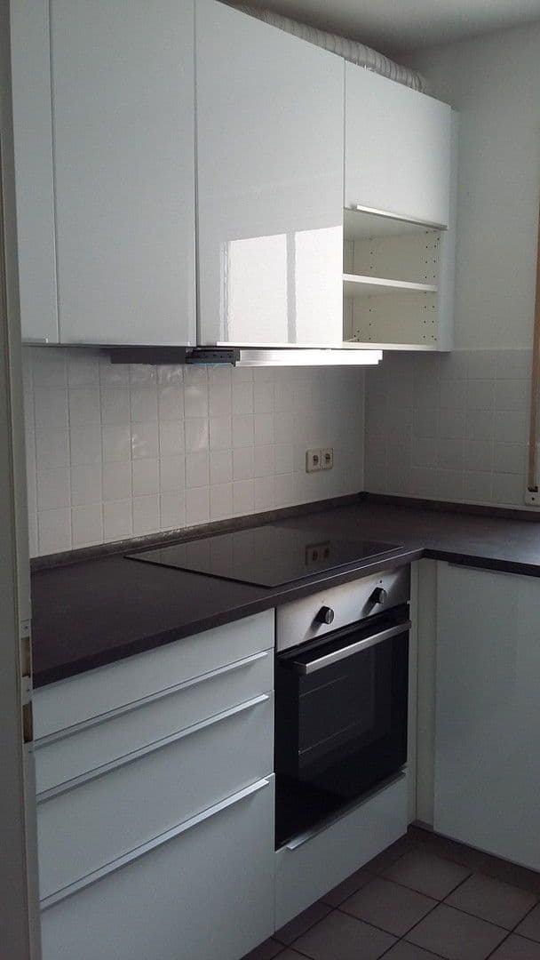 Prenájom bytu 3-izbový 83 m², Frankfurt am Main, Hesensko Prenájom bytu 3-izbový 83 m², Frankfurt am Main, Hesensko