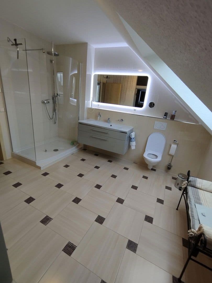 Predaj domu 220 m², pozemek 304 m², Kalkofenstr, 5, Umkirch, Bádensko-Wurttembersko Predaj domu 220 m², pozemek 304 m², Kalkofenstr, 5, Umkirch, Bádensko-Wurttembersko