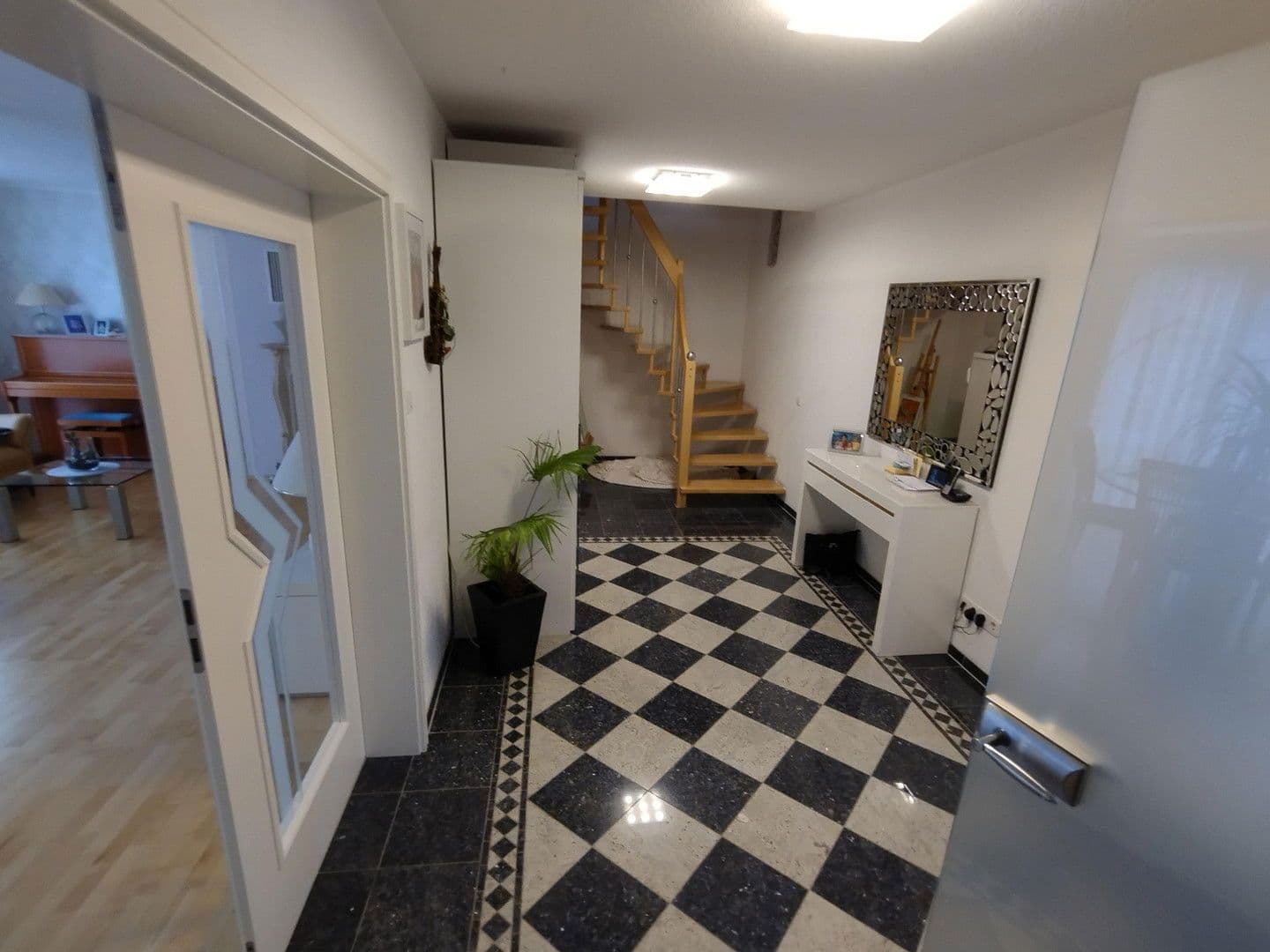 Predaj domu 220 m², pozemek 304 m², Kalkofenstr, 5, Umkirch, Bádensko-Wurttembersko Predaj domu 220 m², pozemek 304 m², Kalkofenstr, 5, Umkirch, Bádensko-Wurttembersko