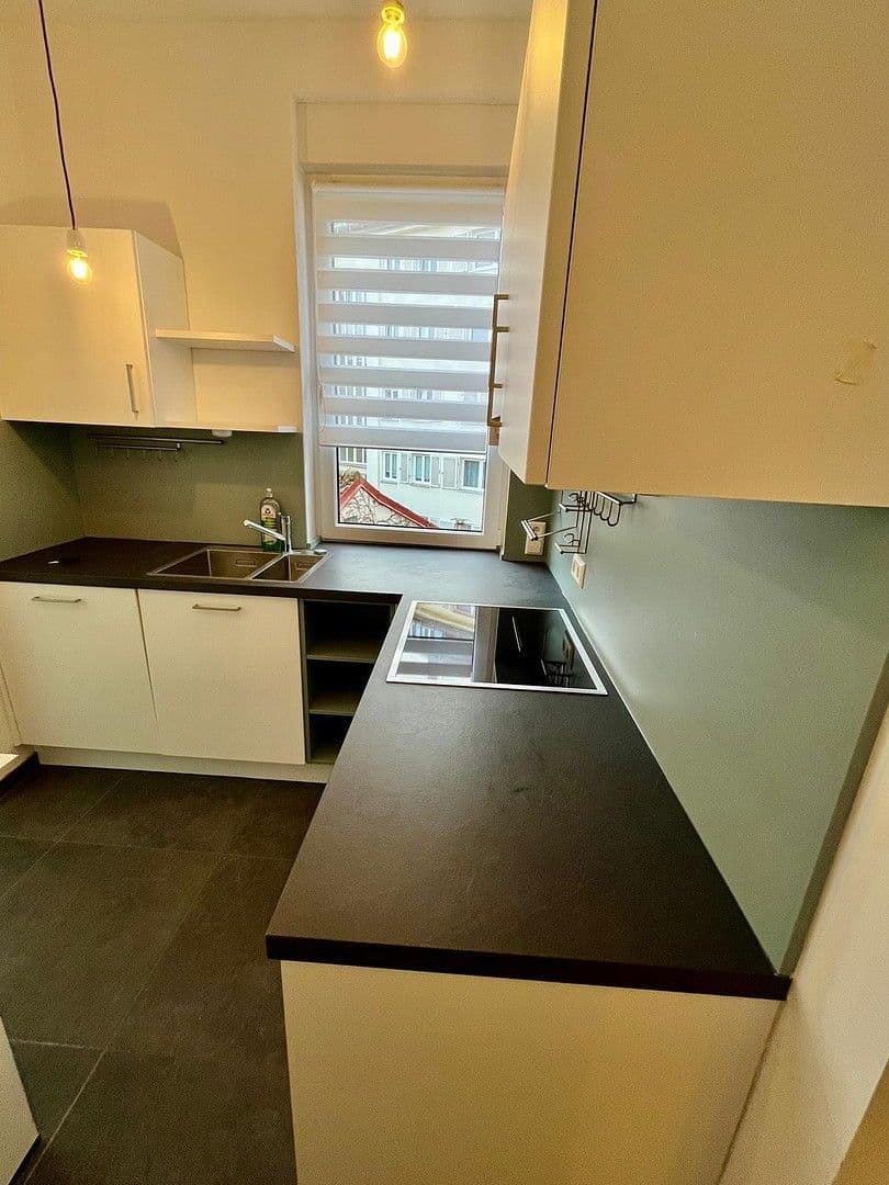 Prenájom bytu 2-izbový 63 m², Stuttgart, Bádensko-Wurttembersko Prenájom bytu 2-izbový 63 m², Stuttgart, Bádensko-Wurttembersko