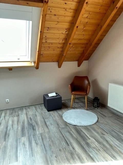 Prenájom domu 180 m², pozemek 518 m², Wallertheim, Porýnie-Falcko Prenájom domu 180 m², pozemek 518 m², Wallertheim, Porýnie-Falcko