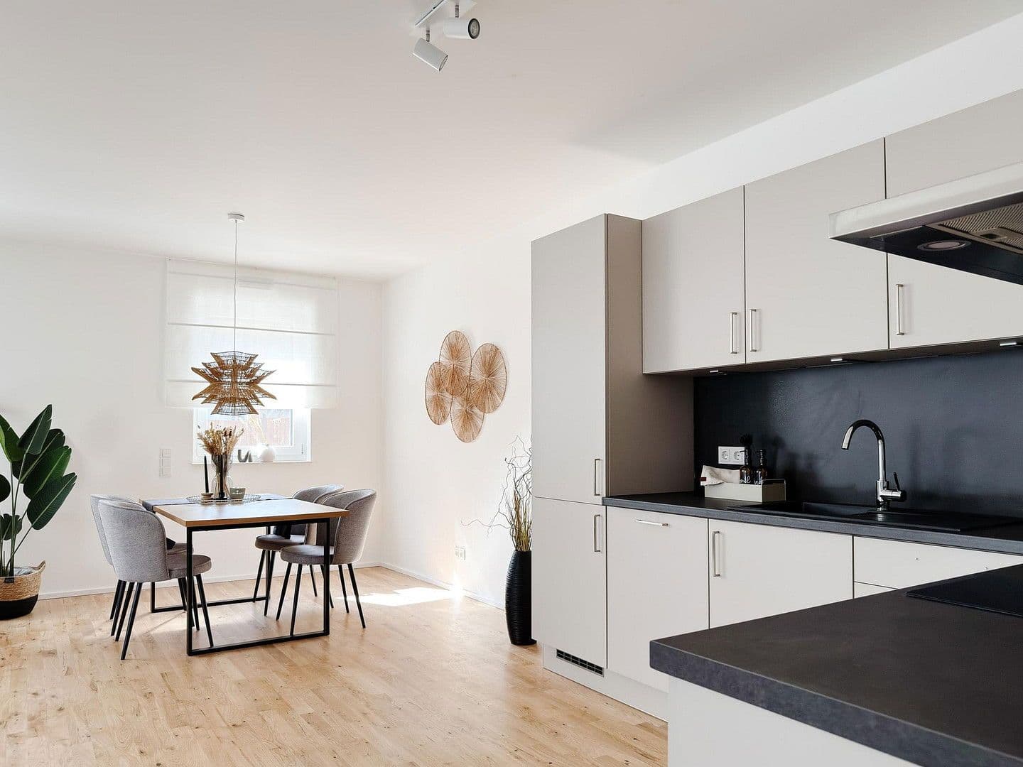 Prenájom bytu 3-izbový 81 m², Dietzenbacher Straße 117, Offenbach, Hesensko Prenájom bytu 3-izbový 81 m², Dietzenbacher Straße 117, Offenbach, Hesensko