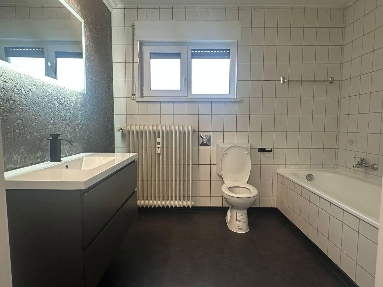Predaj bytu 3-izbový 90 m², Oberhausen-Rheinhausen, Bádensko-Wurttembersko Predaj bytu 3-izbový 90 m², Oberhausen-Rheinhausen, Bádensko-Wurttembersko