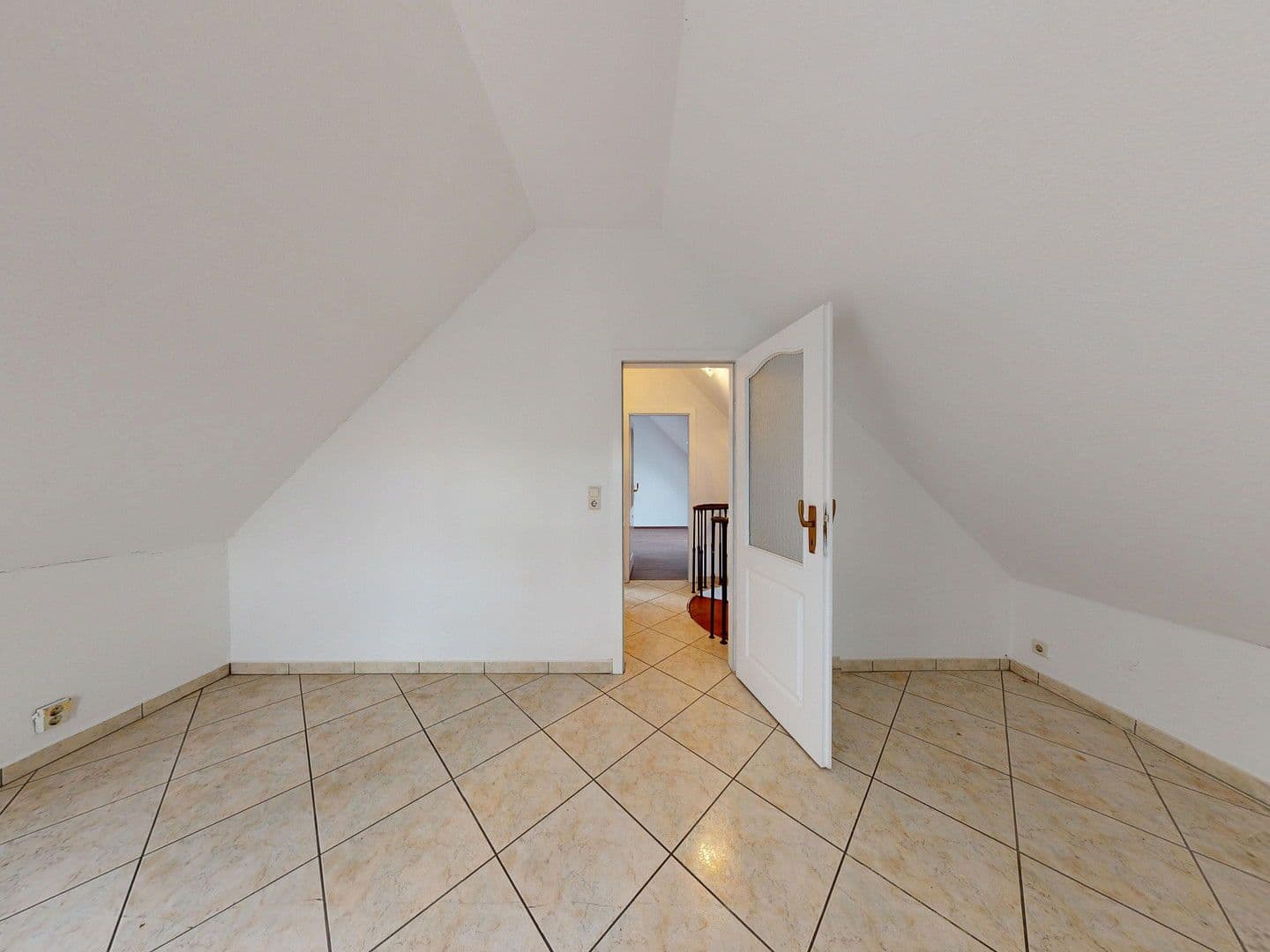 Predaj bytu 5-izbový 120 m², Rohrlachstrasse 5, Ludwigshafen, Porýnie-Falcko Predaj bytu 5-izbový 120 m², Rohrlachstrasse 5, Ludwigshafen, Porýnie-Falcko