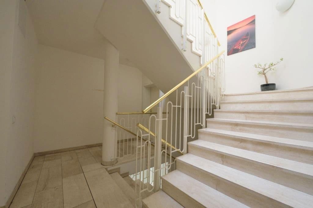 Prenájom bytu 3-izbový 96 m², Wien, Viedeň Prenájom bytu 3-izbový 96 m², Wien, Viedeň