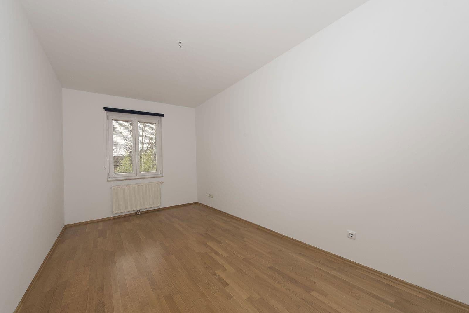 Prenájom bytu 3-izbový 96 m², Wien, Viedeň Prenájom bytu 3-izbový 96 m², Wien, Viedeň