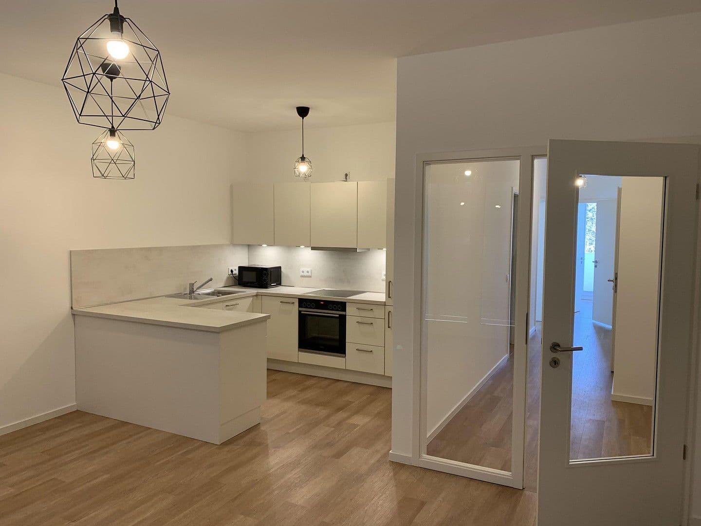 Prenájom bytu 3-izbový 84 m², Stallschreiberstr 24, Berlin, Berlín Prenájom bytu 3-izbový 84 m², Stallschreiberstr 24, Berlin, Berlín