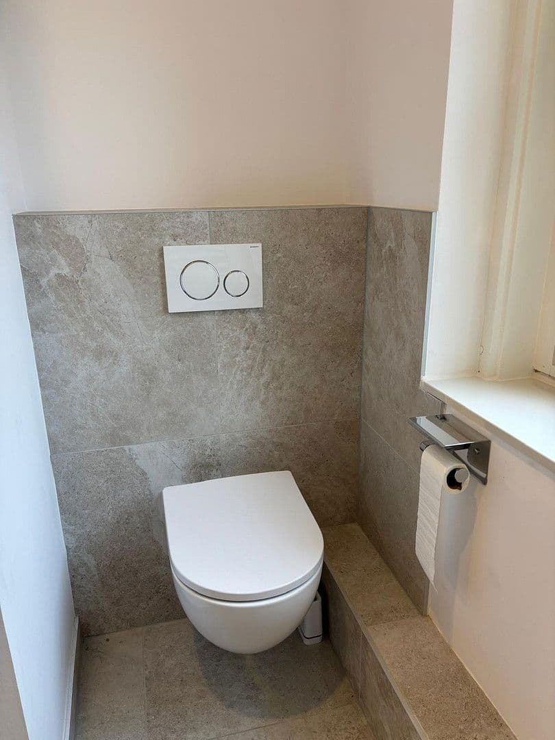 Prenájom bytu 3-izbový 85 m², Frickingerstr. 6, Augsburg, Bavorsko Prenájom bytu 3-izbový 85 m², Frickingerstr. 6, Augsburg, Bavorsko