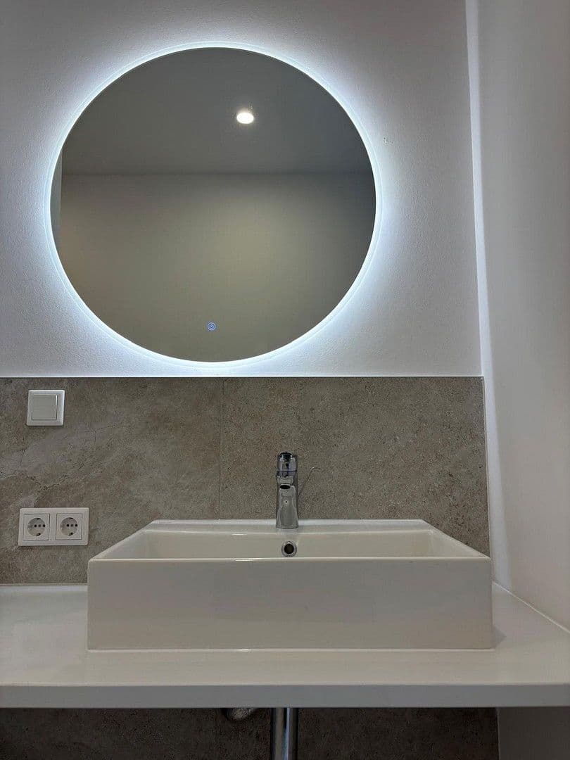 Prenájom bytu 3-izbový 85 m², Frickingerstr. 6, Augsburg, Bavorsko Prenájom bytu 3-izbový 85 m², Frickingerstr. 6, Augsburg, Bavorsko