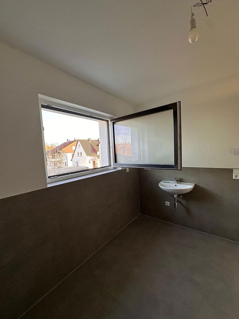 Prenájom bytu 4-izbový 102 m², Markgröningen, Bádensko-Wurttembersko Prenájom bytu 4-izbový 102 m², Markgröningen, Bádensko-Wurttembersko