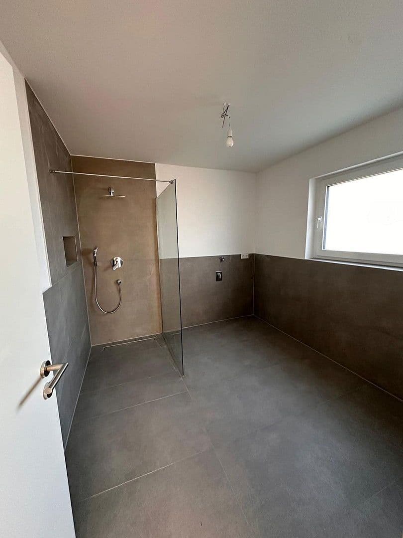 Prenájom bytu 4-izbový 102 m², Markgröningen, Bádensko-Wurttembersko Prenájom bytu 4-izbový 102 m², Markgröningen, Bádensko-Wurttembersko