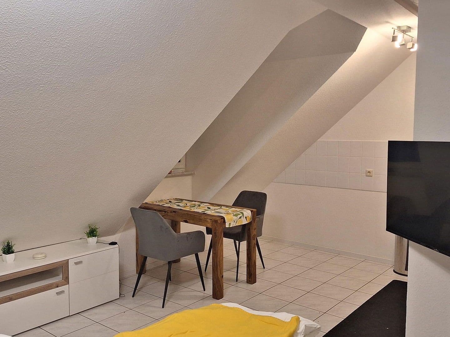 Prenájom bytu 1-izbový 35 m², Bachwiesenstraße 17, Bad Vilbel, Hesensko Prenájom bytu 1-izbový 35 m², Bachwiesenstraße 17, Bad Vilbel, Hesensko