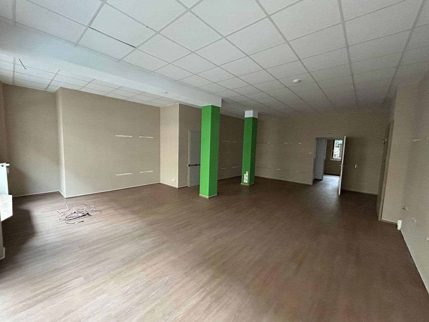 Prenájom kancelárie 86 m², Käthe-Niederkirchnerstr. 40, Berlin, Berlín Prenájom kancelárie 86 m², Käthe-Niederkirchnerstr. 40, Berlin, Berlín