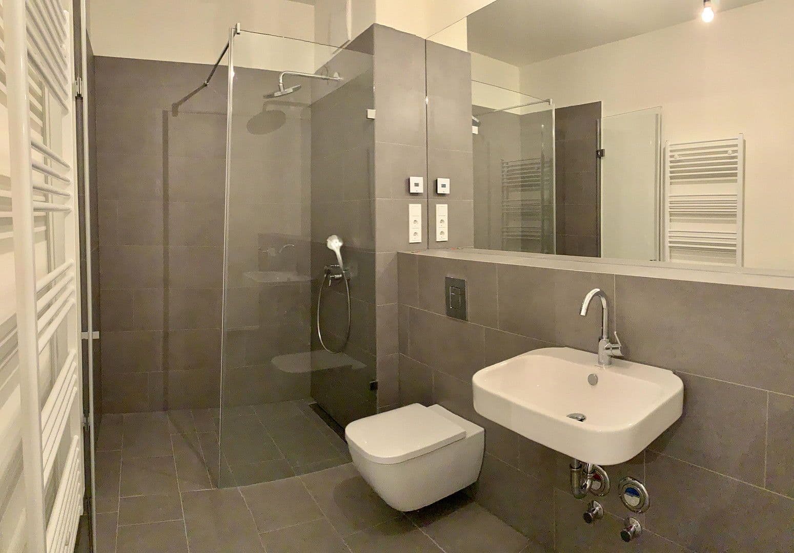 Prenájom bytu 1-izbový 26 m², Genthinerstr 44, Berlin, Berlín Prenájom bytu 1-izbový 26 m², Genthinerstr 44, Berlin, Berlín